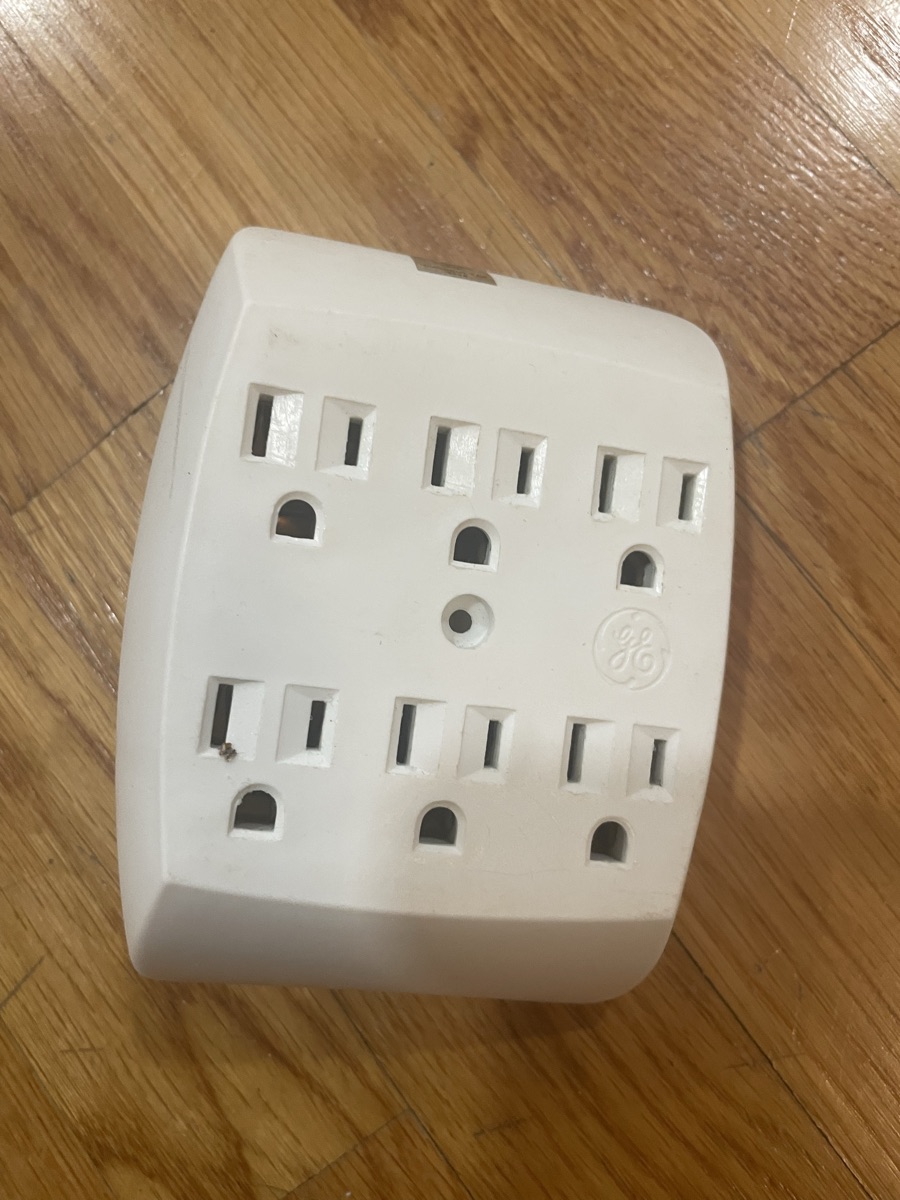 Outlet plug