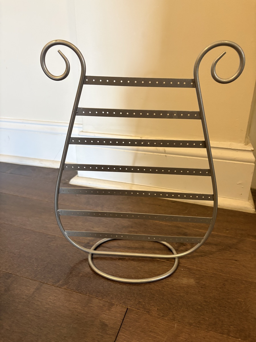 Earring rack