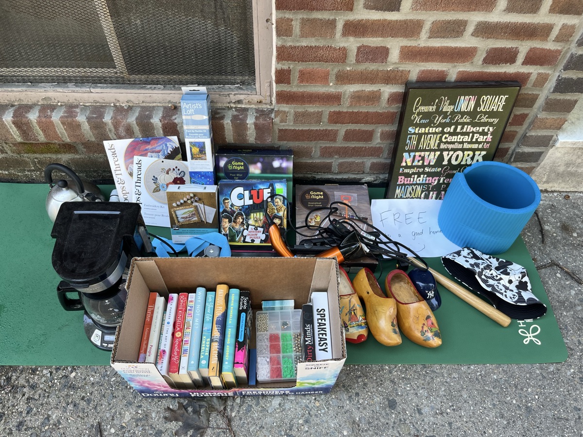 Assorted - Books, Games, Craft Kits, Hair Styling Tools