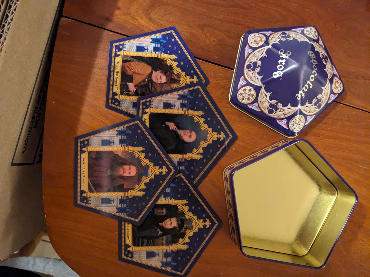 Chocolate Frog Tin and Wizard Cards