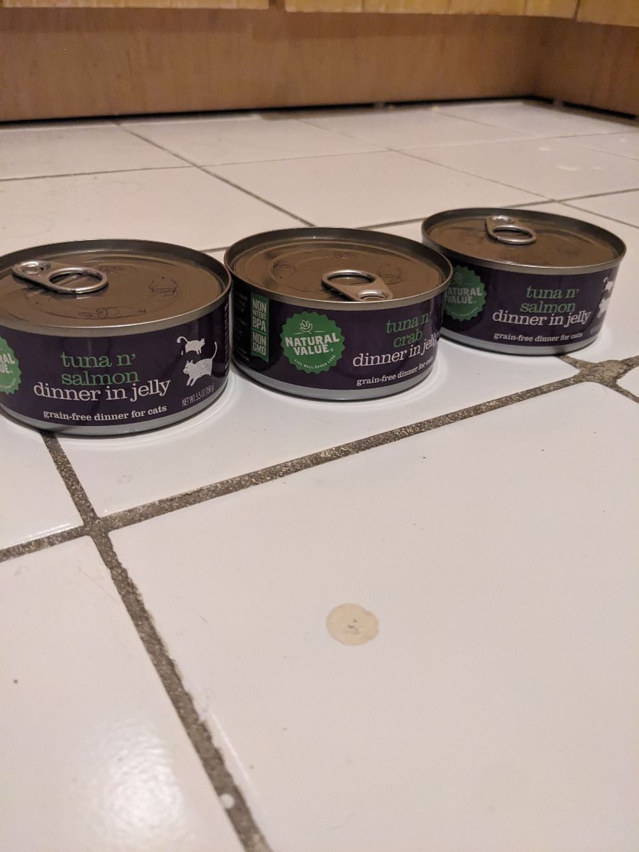 Sealed canned wet cat food (3)