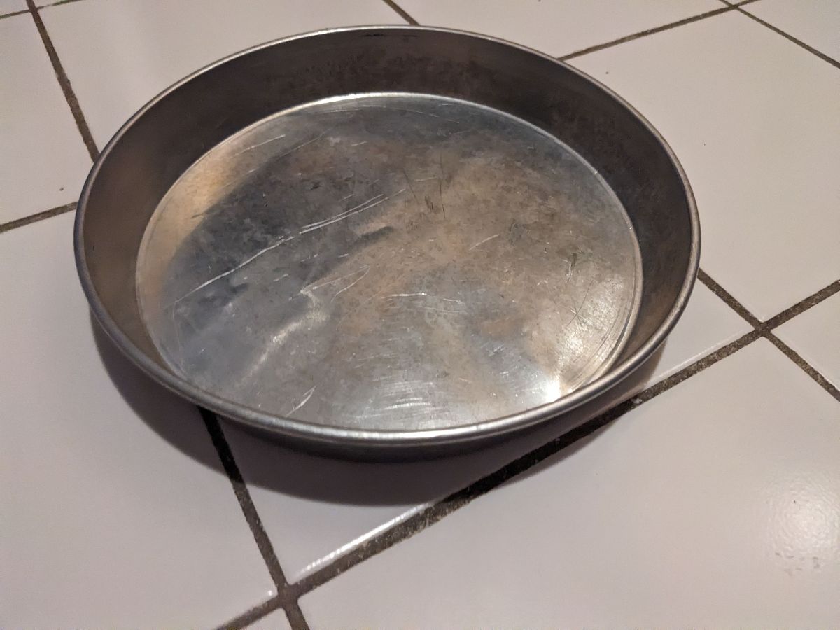 Cake tin