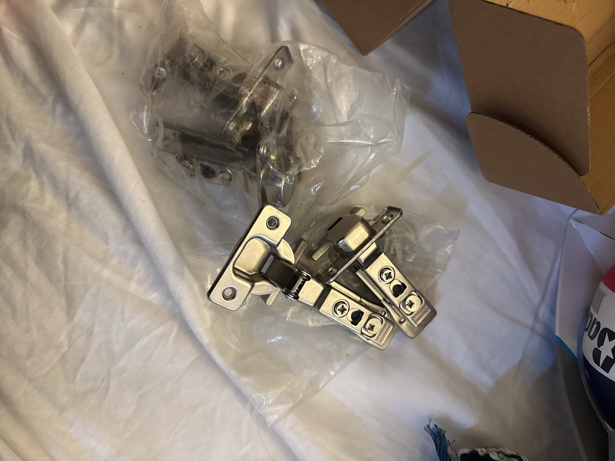 Hinges never uses