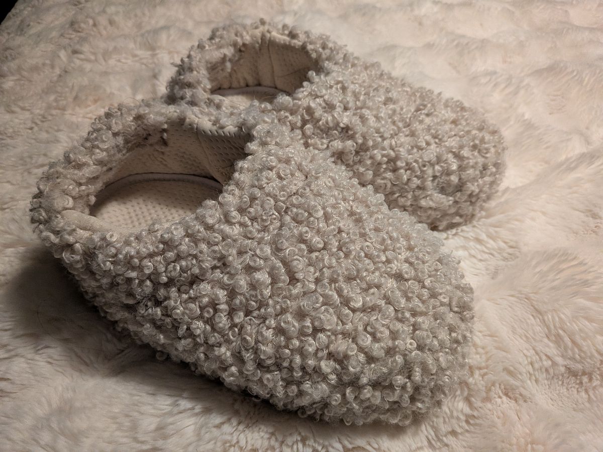 Moon Boot Slippers (8.5)