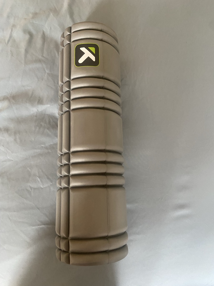 Textured foam roller 