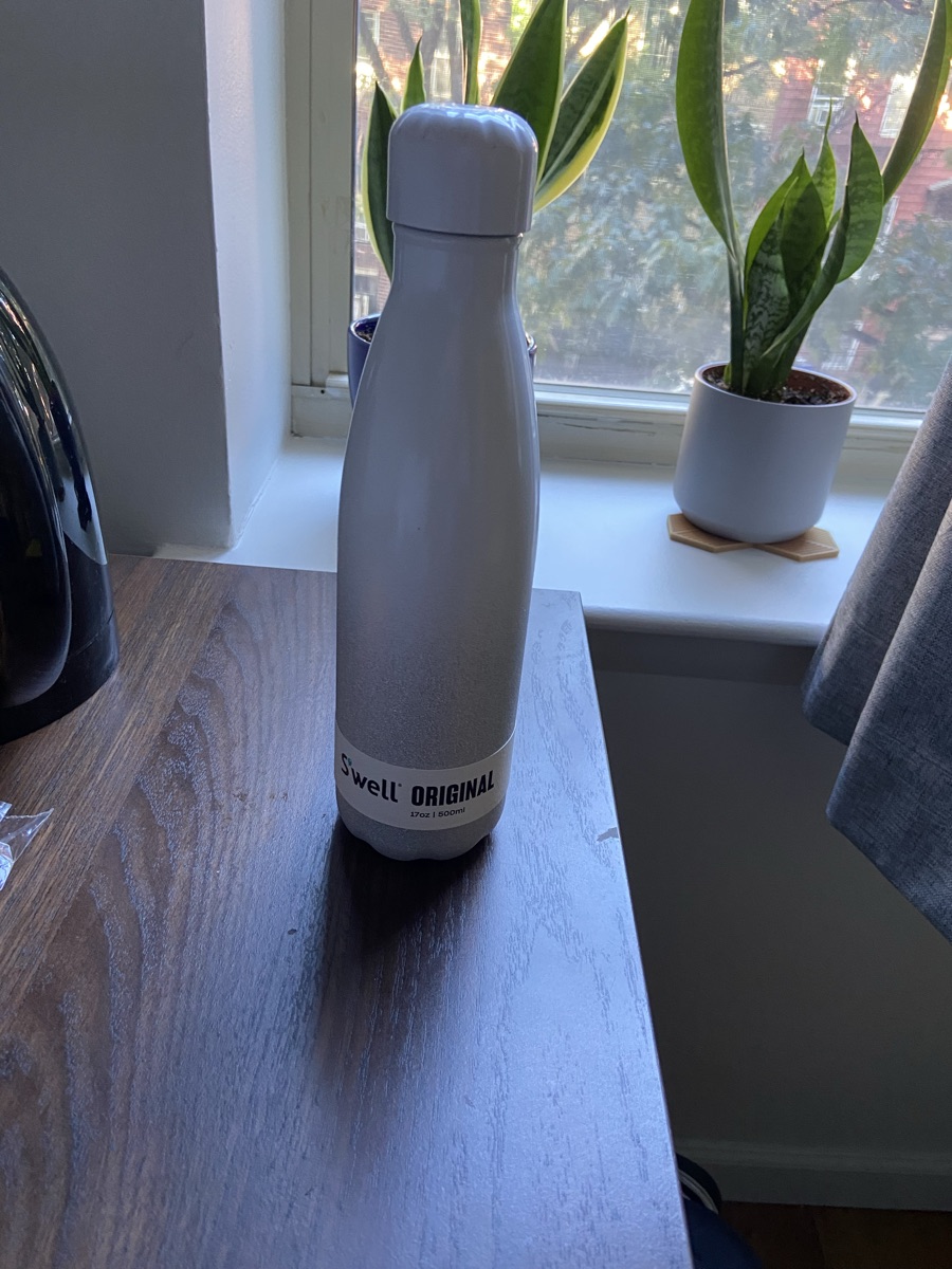 New Swell 17 oz bottle.