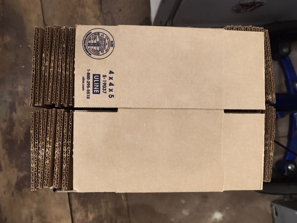 34 4x4x5 uline boxes