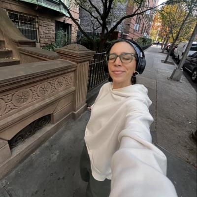 Laura S's avatar
