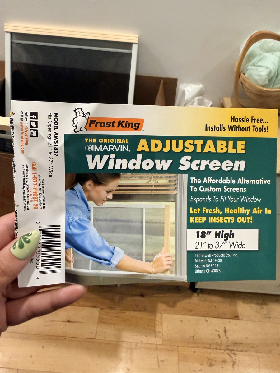 Adjustable window screen