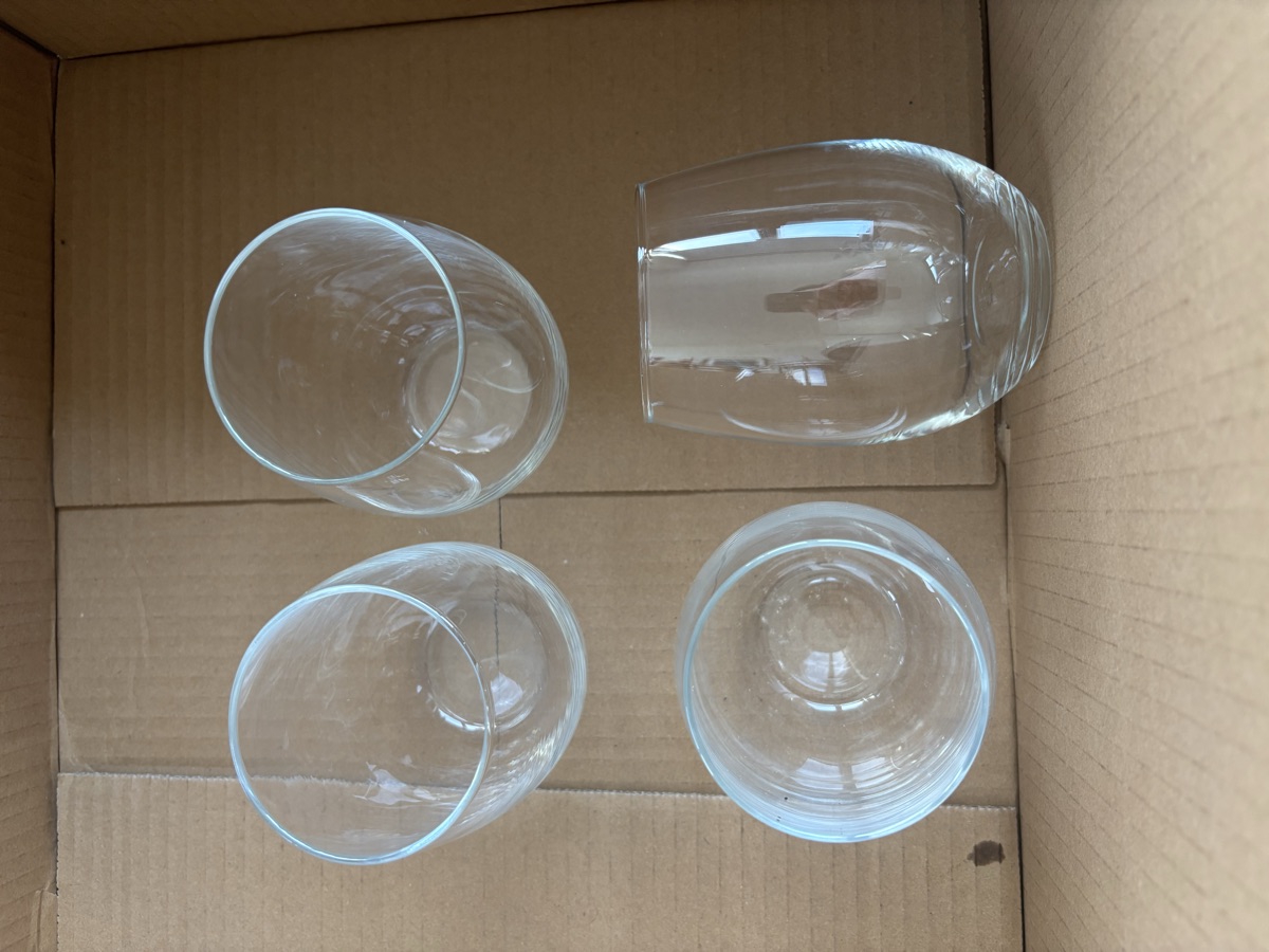 Set of stemless glasses