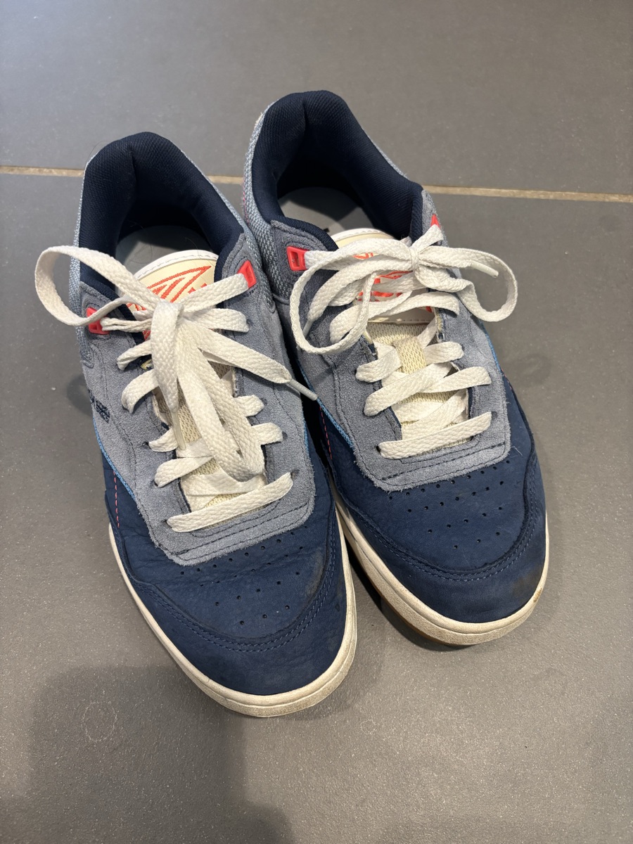 Reebok sneakers size 7