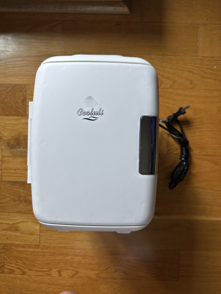 Mini fridge