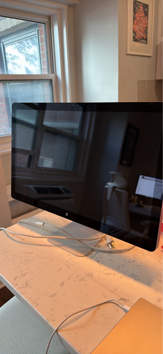 Old thunderbolt screen, faulty connection