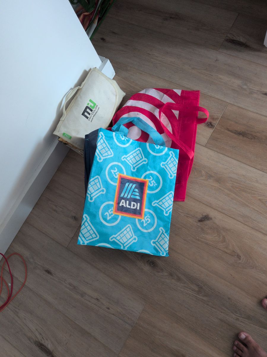 Grocery tote bags