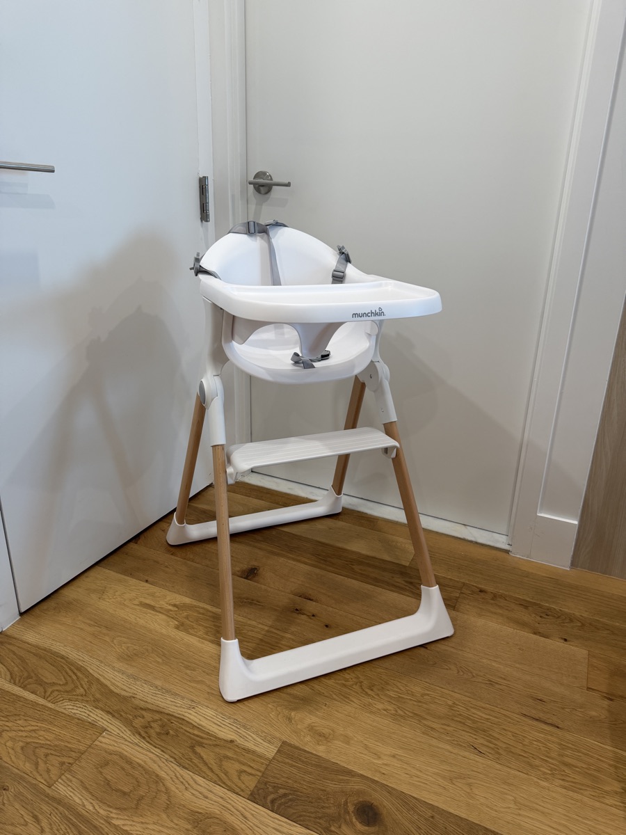 Munchkin Foldable High Chair