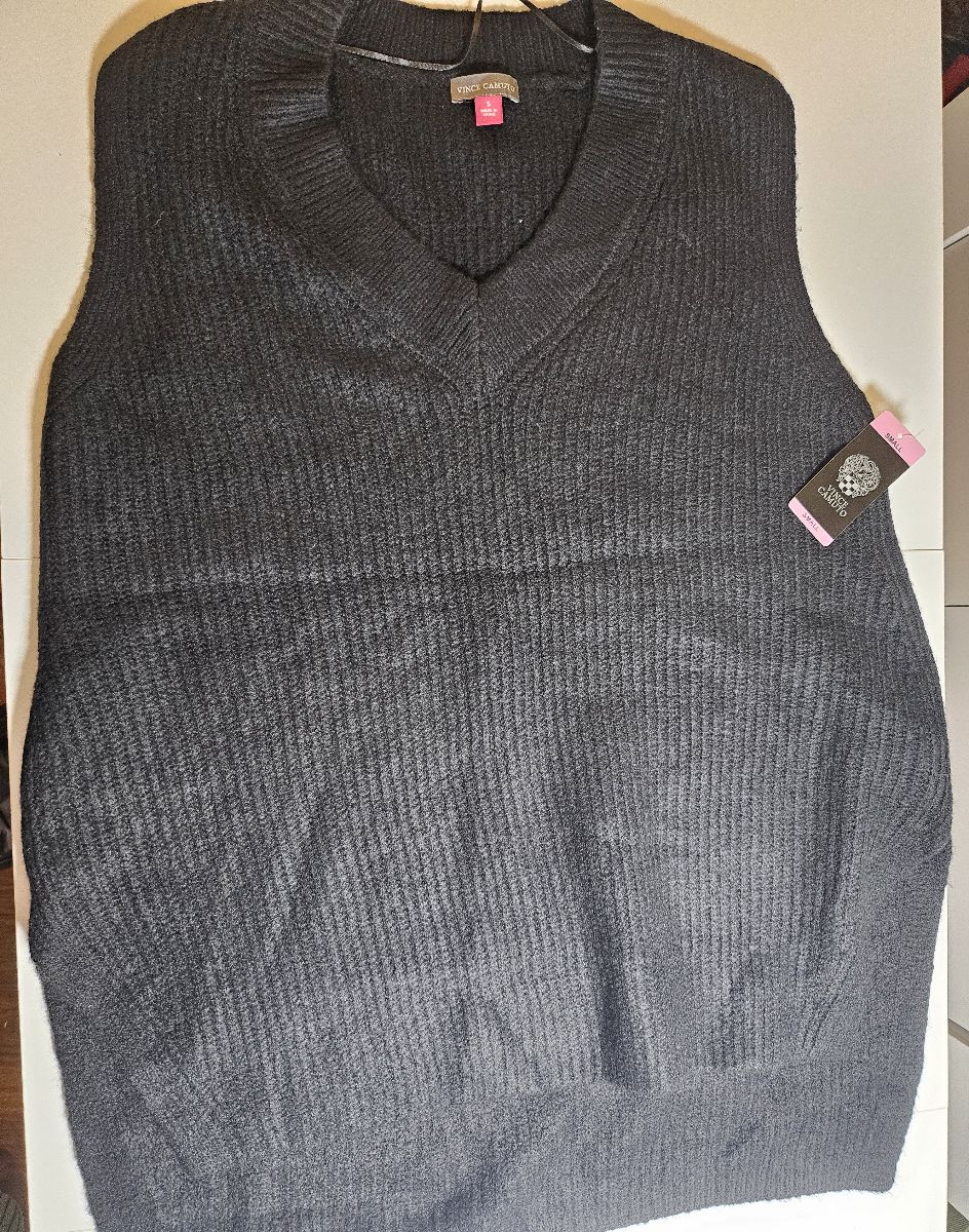 NWT Vince Camuto Women’s V-Neck Sleeveless Knit Sweater Vest Solid Black S