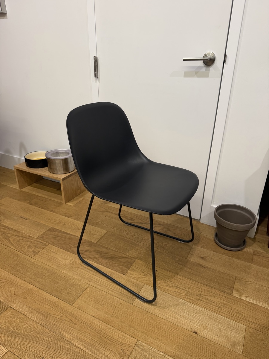 Muto Fiber Sidechair