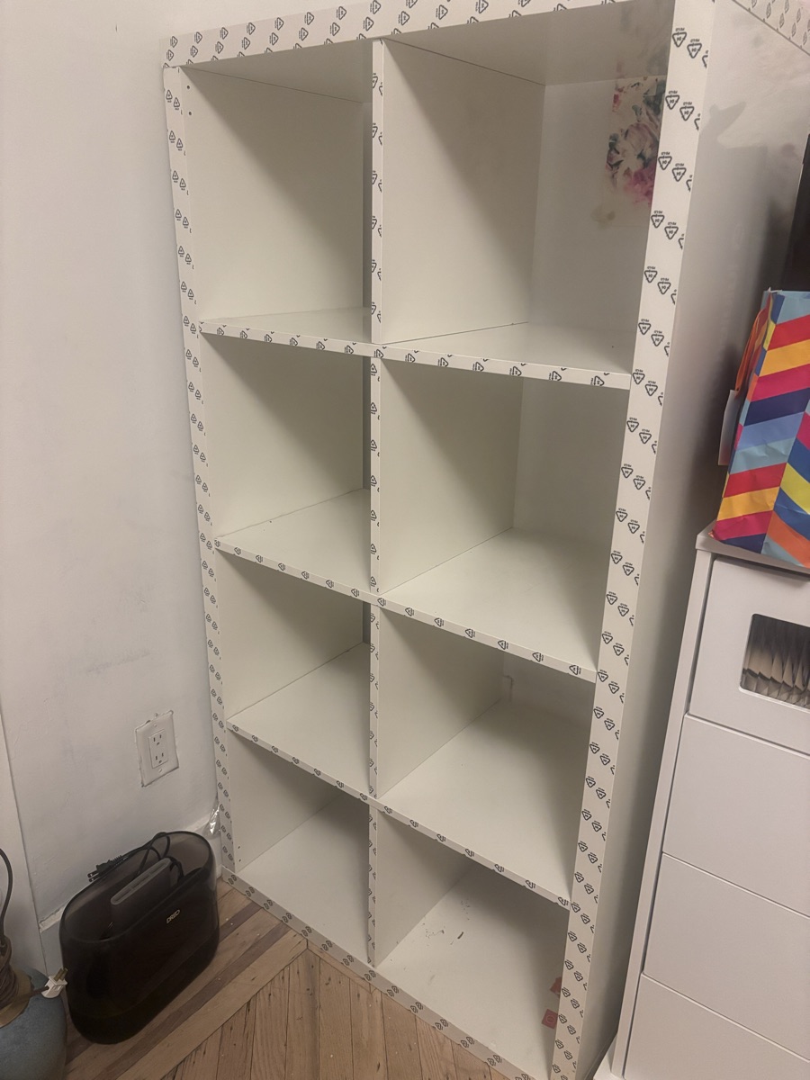 Sturdy shelving unit