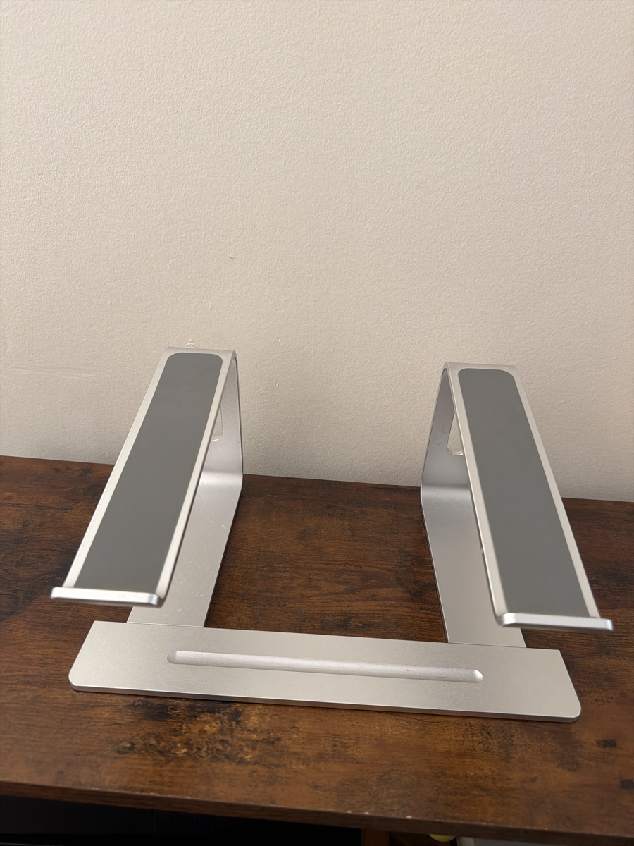 Laptop stand