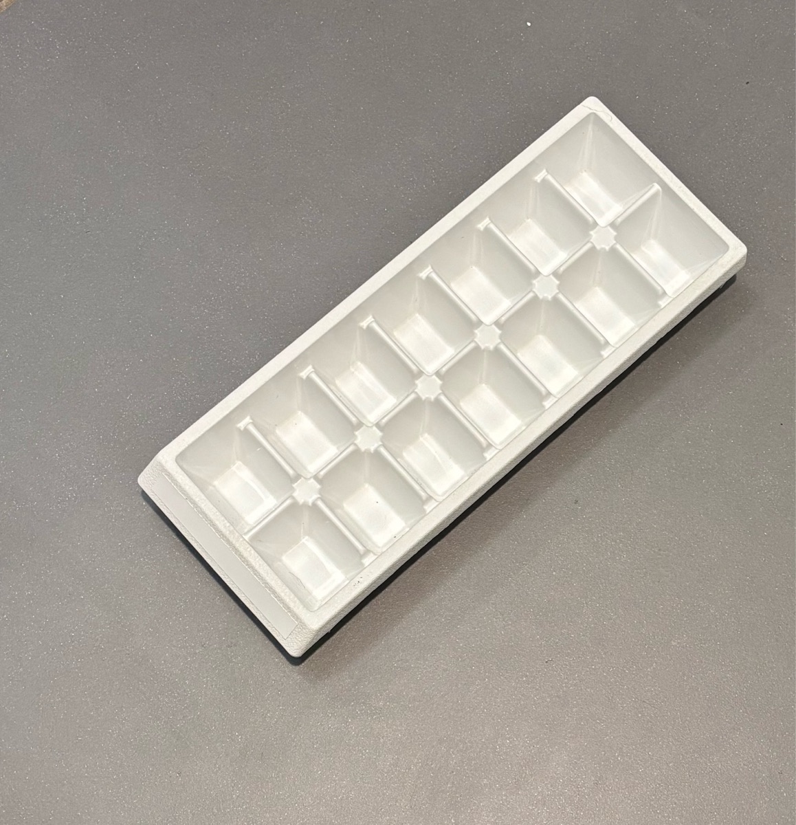 Ice cube tray