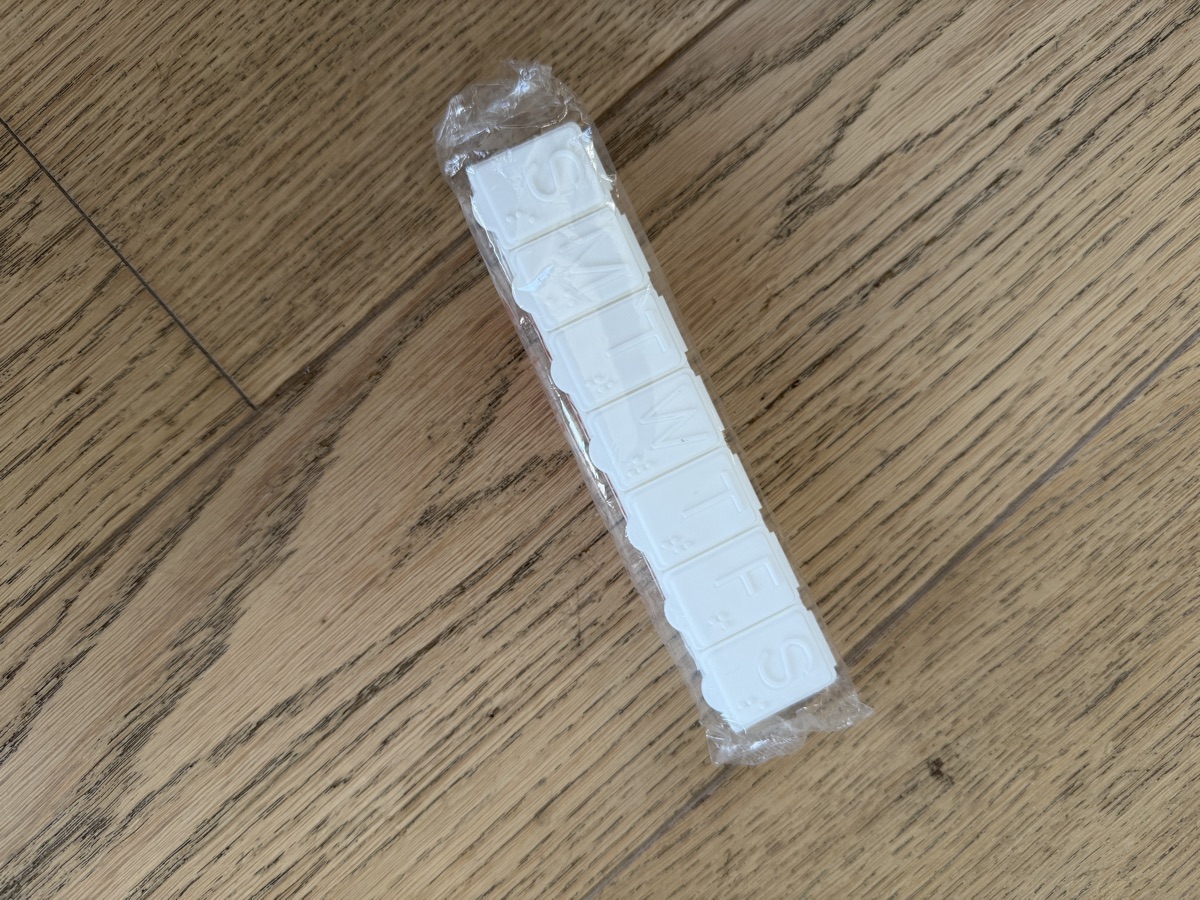Weekly pill organizer 